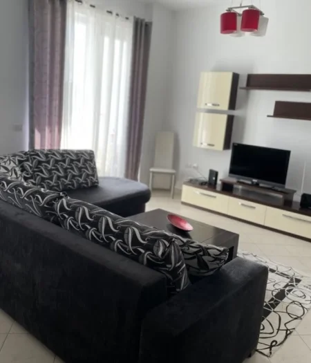 Tirane, jepet me qera apartament 2+1+Ballkon Kati 3, 85 m² 500 € (Ali Demi)