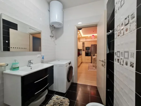 Tirane, jepet me qera apartament 1+1+Ballkon Kati 7, 60 m² 650 € (Komuna e Parisit , Kika 2)