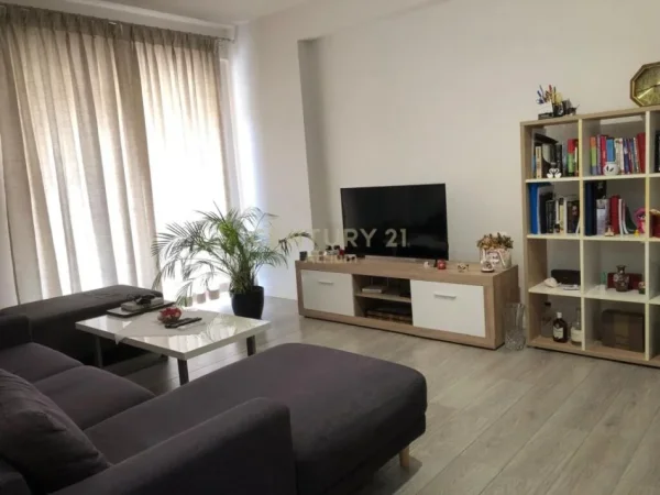 Tirane, shitet apartament 1+1 Kati 1, 77 m² 144.500 € (KOPSHTI ZOOLOGJIK)