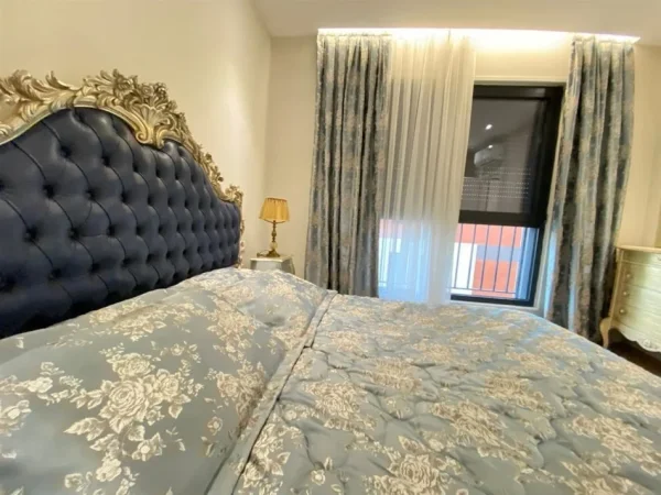 Tirane, jepet me qera apartament 1+1+Ballkon Kati 3, 67 m² 750 € (Liqeni i Thate)