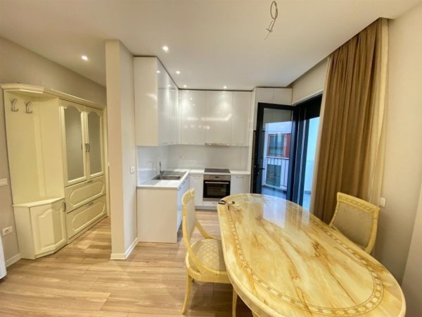Tirane, jepet me qera apartament 1+1+Ballkon Kati 3, 67 m² 750 € (Liqeni i Thate)