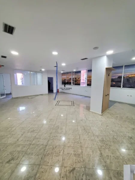 Tirane, jepet me qera dyqan Kati 1, 310 m² 3.100 € (TAIWANI)