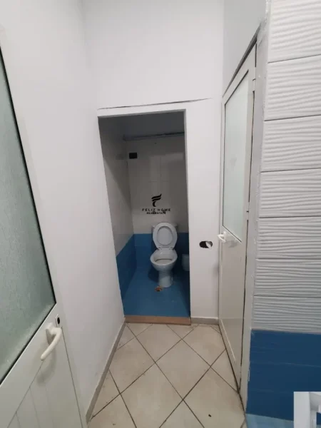Tirane, jepet me qera dyqan Kati 1, 310 m² 3.100 € (TAIWANI)