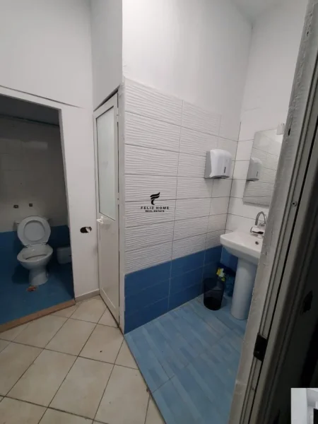 Tirane, jepet me qera dyqan Kati 1, 310 m² 3.100 € (TAIWANI)