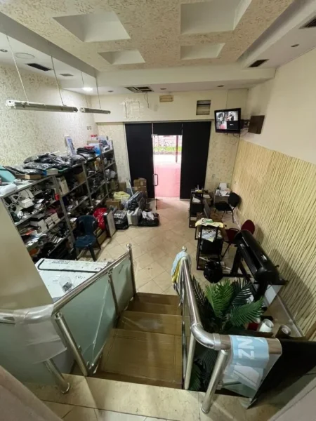 Tirane, jepet me qera dyqan Kati 0, 70 m² 350 € (RRUGA 5 MAJI)