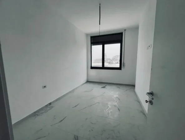 Tirane, jepet me qera apartament 2+1+Ballkon Kati 2, 115 m² 500 € (Ish dogana .rruga dritan hoxha)