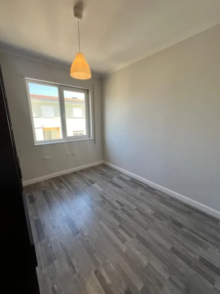 Tirane, shitet apartament 2+1 Kati 4, 102 m² 230.000 € (pranë Kopshtit Zoologjik, Rr. Eduart Mano)