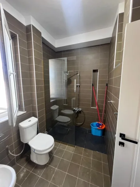 Tirane, shitet apartament 2+1 Kati 4, 102 m² 230.000 € (pranë Kopshtit Zoologjik, Rr. Eduart Mano)