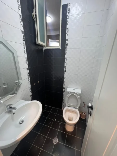 Tirane, shitet apartament 2+1 Kati 4, 102 m² 230.000 € (pranë Kopshtit Zoologjik, Rr. Eduart Mano)