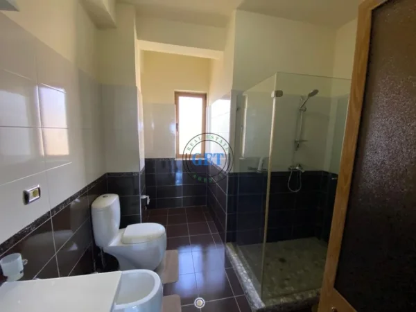 Durres, shitet apartament 3+1+Ballkon Kati 4, 110 m² 120.000 € (Stadiumi, Durres.)