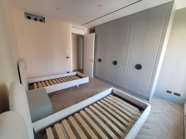 Tirane, jepet me qera apartament 2+1 Kati 3, 110 m² 1.500 € (kompleksi delijorgji)