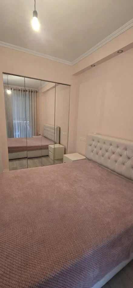 Tirane, shitet apartament 2+1+Ballkon Kati 5, 80 m² 165.000 € (Rruga e Kavajes)