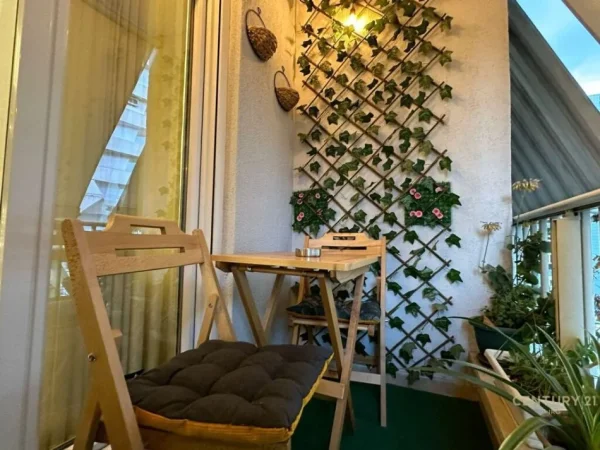 Tirane, jepet me qera apartament 1+1+Aneks+Ballkon Kati 4, 64 m² 600 € (Kompleksi Magnet, 21 Dhjetori)