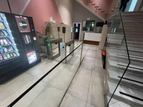 Tirane, jepet me qera ambjent biznesi Kati 0, 562 m² 7.000 € (Selvia)