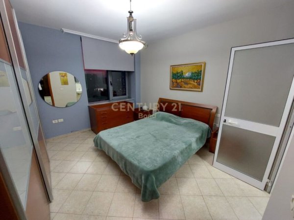 Tirane, jepet me qera apartament 2+1+Aneks+Ballkon Kati 10, 108 m² 980 € (Parlamenti)