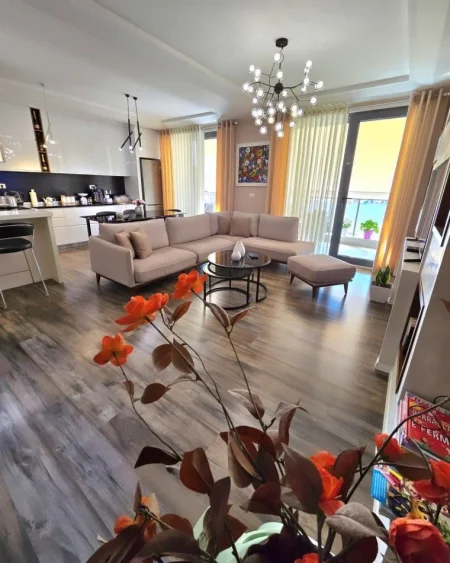 Tirane, shitet apartament 2+1 , 136 m² 295.000 € (21 Dhjetori)