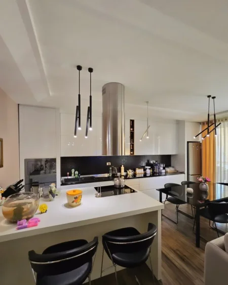 Tirane, shitet apartament 2+1 , 136 m² 295.000 € (21 Dhjetori)