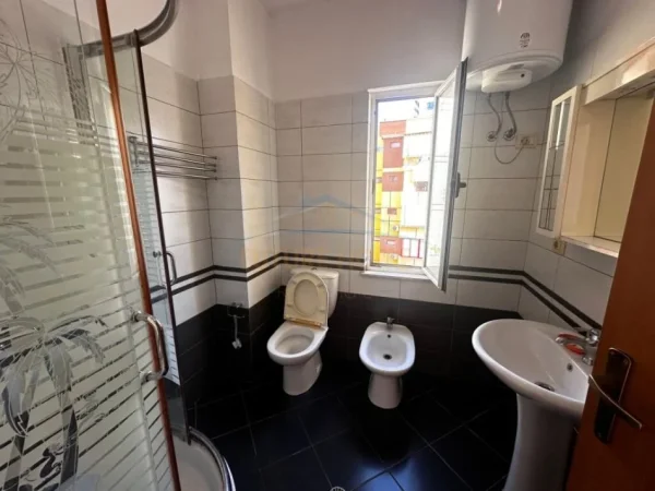 Tirane, shitet apartament 1+1+Ballkon Kati 5, 110.000 € (Don Bosko)