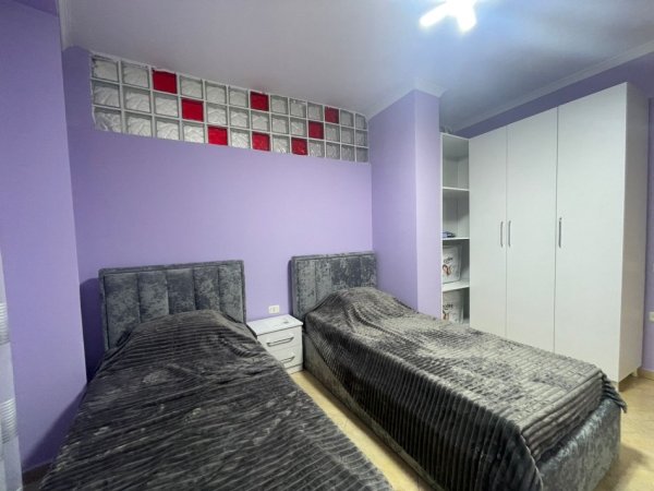 Tirane, jepet me qera apartament 2+1+Aneks+Ballkon Kati 1, 111 m² 700 € (don bosko)