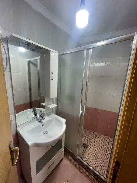 Tirane, jepet me qera apartament 2+1+Aneks+Ballkon Kati 1, 111 m² 700 € (don bosko)