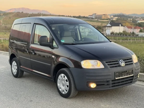 Tirane, shes makine Caddy 1.9 Naftë Manual Nafte, e zeze manuale Kondicioner 208.000 km