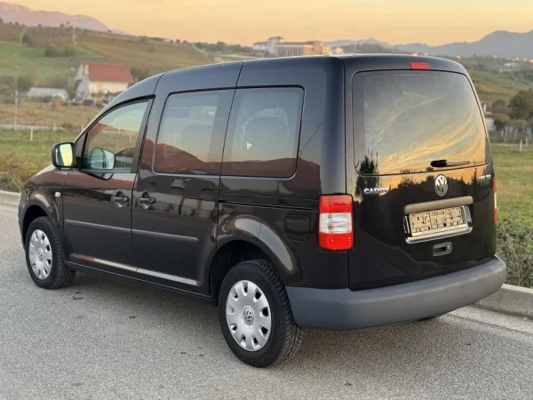 Tirane, shes makine Caddy 1.9 Naftë Manual Nafte, e zeze manuale Kondicioner 208.000 km