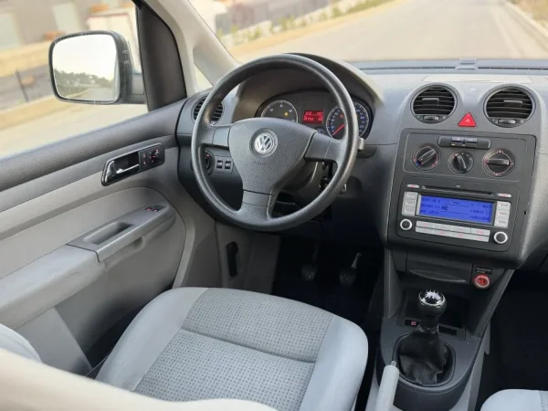 Tirane, shes makine Caddy 1.9 Naftë Manual Nafte, e zeze manuale Kondicioner 208.000 km