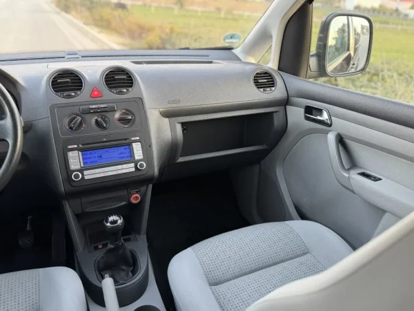 Tirane, shes makine Caddy 1.9 Naftë Manual Nafte, e zeze manuale Kondicioner 208.000 km