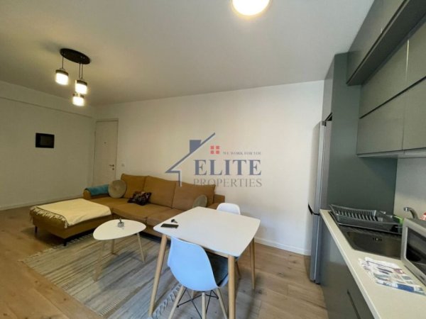 Tirane, jepet me qera apartament 1+1+Ballkon Kati 4, 55 m² 700 € (Sallvaret)