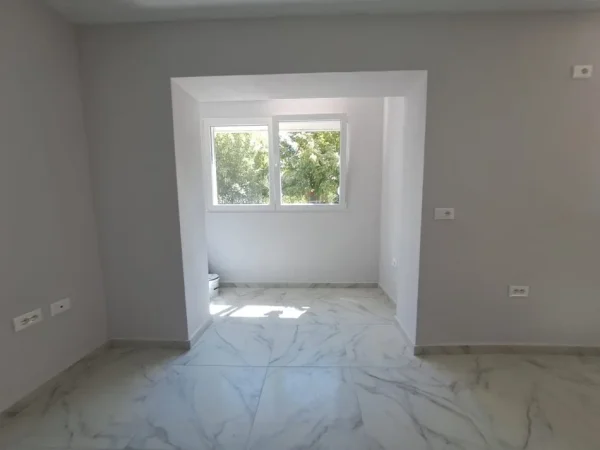 Tirane, shitet apartament 1+1 Kati 0, 60 m² 130.000 € (vasil shanto)