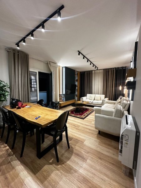 Tirane, jepet me qera apartament 2+1+Aneks+Ballkon Kati 5, 100 m² 1.000 € (Kodra e Diellit 1)