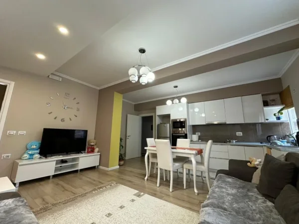 Tirane, shitet apartament 3+1+Ballkon Kati 2, 125 m² 215.000 € (koppshi botanik)