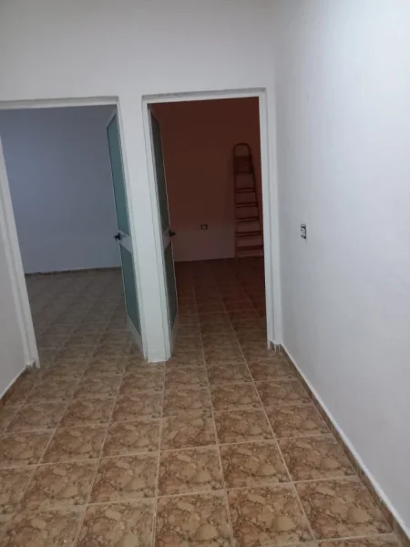 Tirane, shitet apartament 1+1 Kati 1, 63 m² 69.000 € (Kombinat)