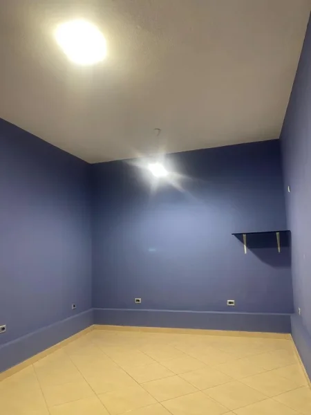 Tirane, jepet me qera dyqan Kati 0, 25 m² 250 € (Kopeshti nr 3 Tirane)