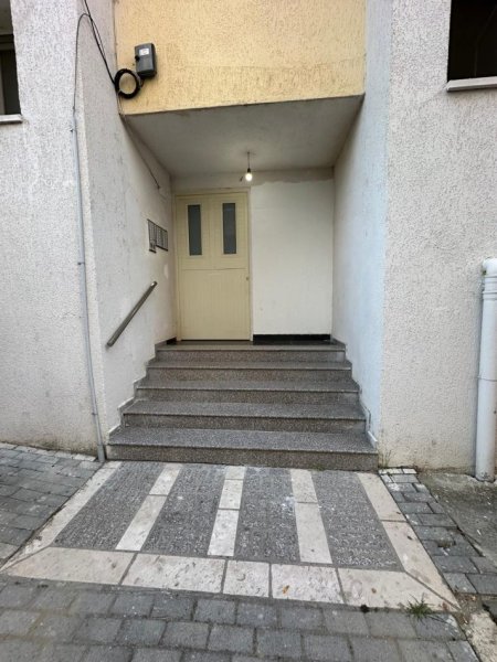 Shkembi Kavajes, shes apartament 1+1+Ballkon Kati 3, 70 m² 65.000 € (Golem Shkembi kavajes)