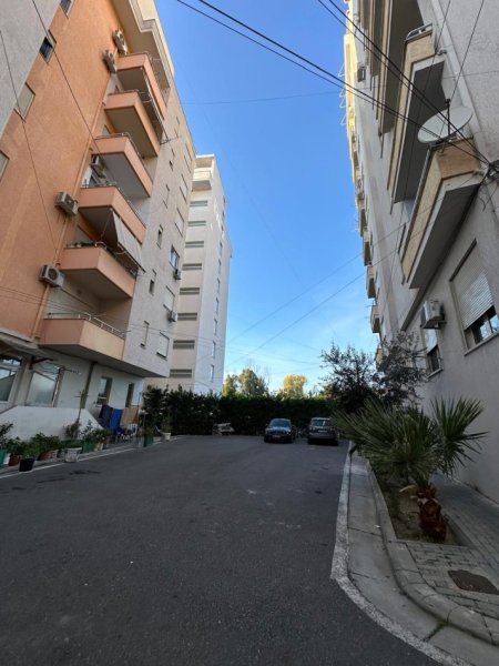 Shkembi Kavajes, shes apartament 1+1+Ballkon Kati 3, 70 m² 65.000 € (Golem Shkembi kavajes)