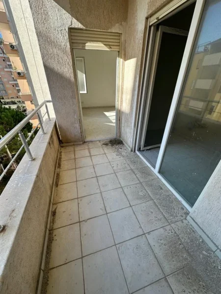 Shkembi Kavajes, shes apartament 1+1+Ballkon Kati 3, 70 m² 65.000 € (Golem Shkembi kavajes)