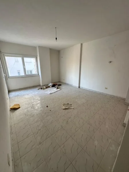 Shkembi Kavajes, shes apartament 1+1+Ballkon Kati 3, 70 m² 65.000 € (Golem Shkembi kavajes)