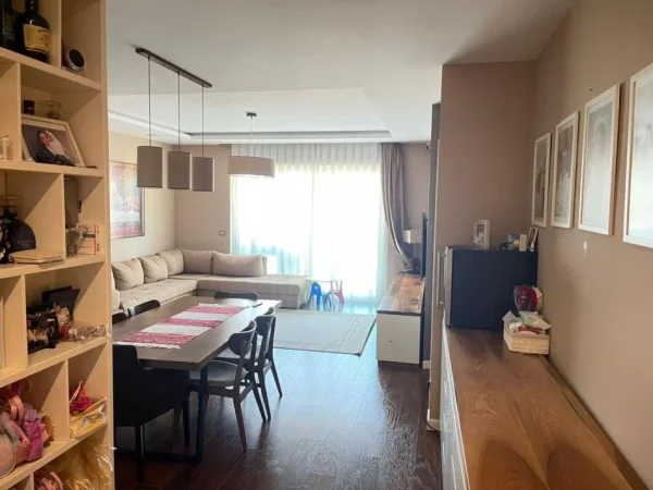 Tirane, jepet me qera apartament 2+1+Ballkon Kati 6, 128 m² 2.500 € 
