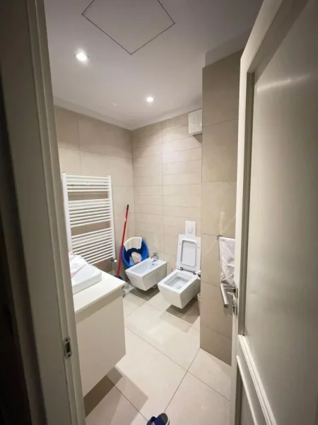 Tirane, jepet me qera apartament 2+1+Ballkon Kati 6, 128 m² 2.500 € 