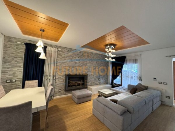 Tirane, shitet Vile 3+1+Aneks+Ballkon , 224 m² 600.000 € (Teg)