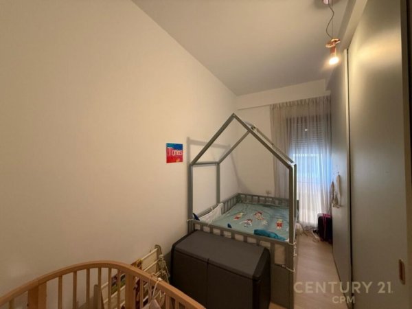 Tirane, jap me qera apartament 2+1+2+POST PARKIMI , 93 m² 2.000 € (Ish Blloku)