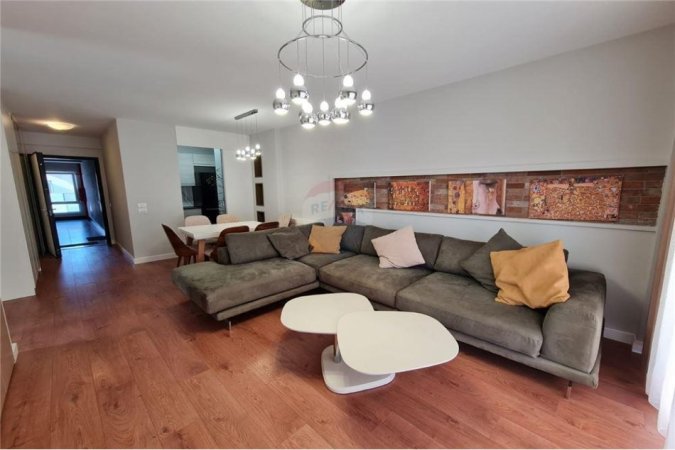 Tirane, shitet apartament 1+1+Ballkon Kati 3, 75 m² 179.000 € (TEG)
