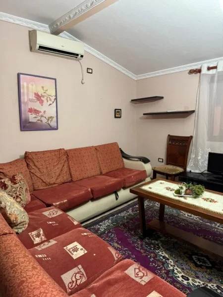 Tirane, jepet me qera apartament 2+1+Ballkon Kati 6, 100 m² 450 € (Bllok , pallatet agimi)