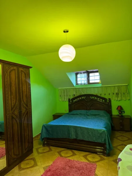 Tirane, jepet me qera apartament 2+1+Ballkon Kati 6, 100 m² 450 € (Bllok , pallatet agimi)