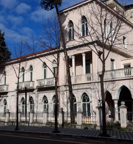 Tirane, shitet ambjent biznesi Kati 0, 22 m² 158.000 € (Rruga e Durresit)