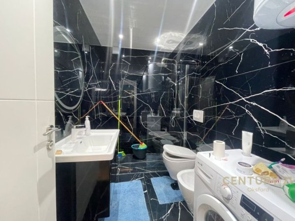Tirane, shitet apartament 2+1 Kati 3, 74 m² 160.000 € (KOMPLEKSI KONTAKT)
