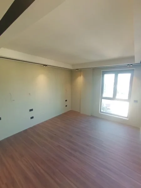 Tirane, jepet me qera zyre Kati 7, 126 m² 1.700 € (rruga e durresit , rruga e kavajes)
