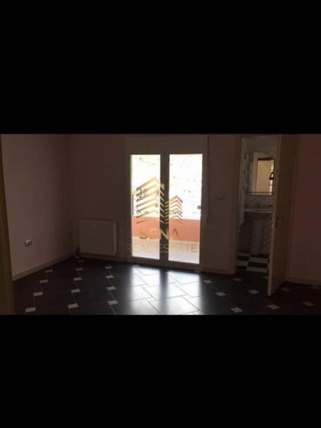Tirane, jepet me qera shtepi 3+1+Ballkon , 180 m² 500 € (Rruga Selim Brahja)