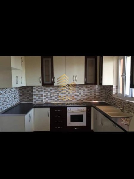 Tirane, jepet me qera shtepi 3+1+Ballkon , 180 m² 500 € (Rruga Selim Brahja)
